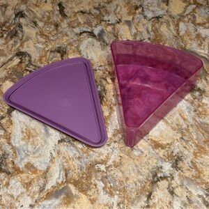 Vintage Tupperware Purple Pie Slice Keeper with Lid 269-19 and 268-9 NICE!!